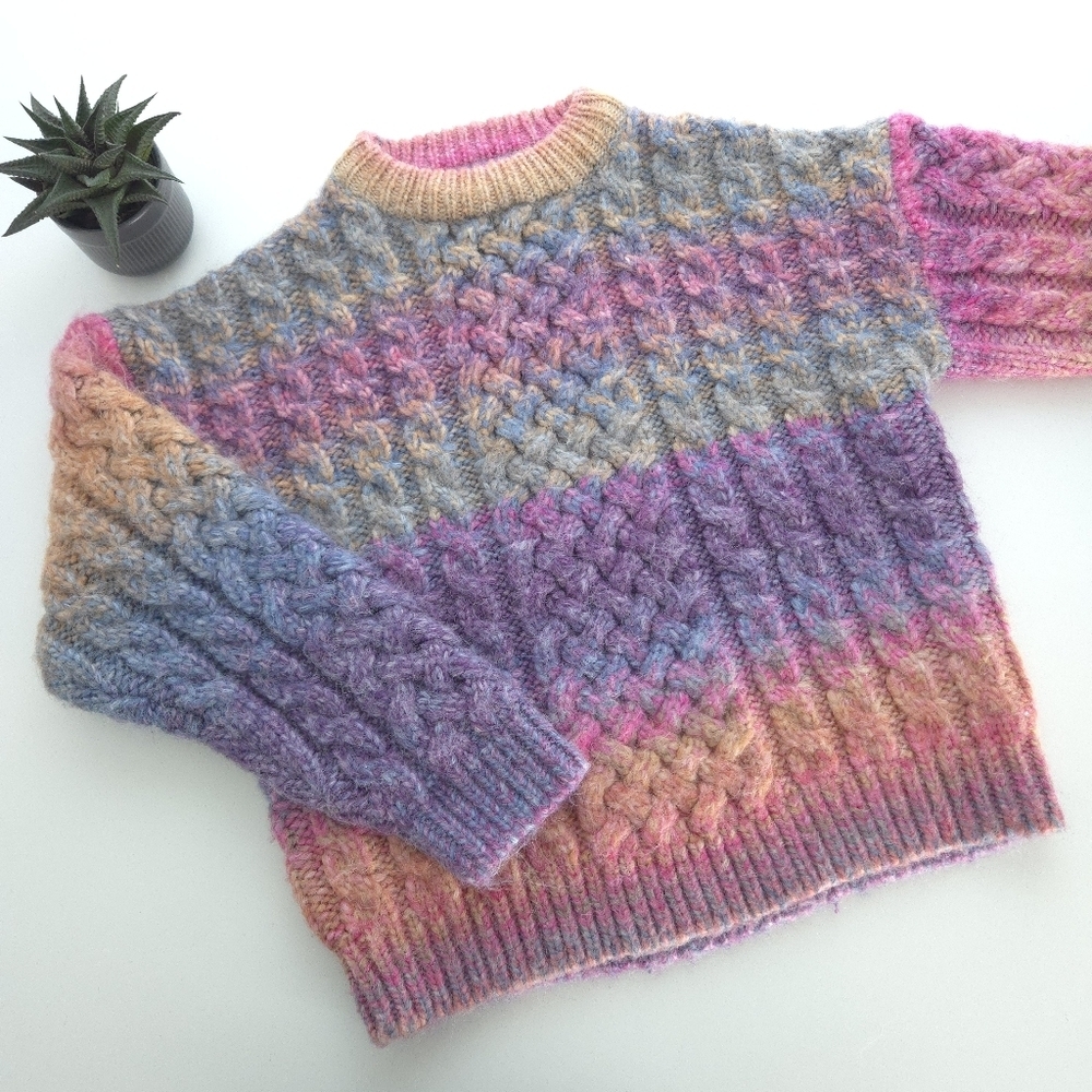 Leo Baby Korean Brand Cable Knit Sweater size 130, approximately 5-6 years